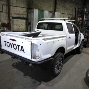 Alternative view of 2005 Hilux SR